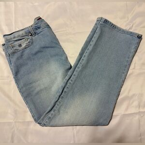 Gloria Vanderbilt “Amanda” Light Blue Straight Leg Jeans